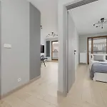 Metro Wola With Parking & Ac Next To Rising Museum By Renters Διαμέρισμα