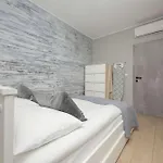 Metro Wola With Parking & Ac Next To Rising Museum By Renters Διαμέρισμα Βαρσοβία