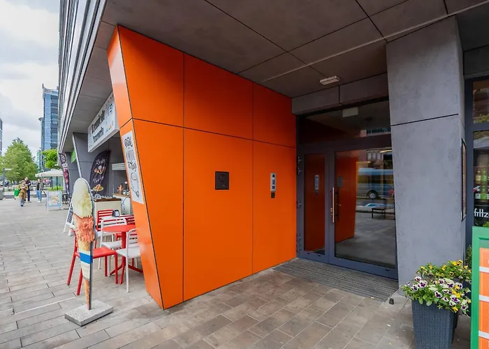 Metro Wola With Parking & Ac Next To Rising Museum By Renters وارسو