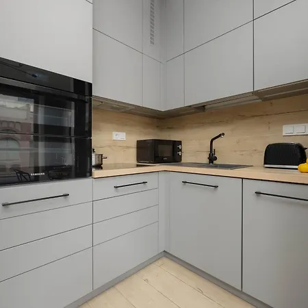 Apartment Metro Wola With Parking & Ac Next To Rising Museum By Renters *