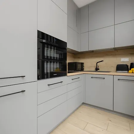 Metro Wola With Parking & Ac Next To Rising Museum By Renters Lejlighed *