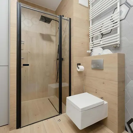 Metro Wola With Parking & Ac Next To Rising Museum By Renters Apartment Warsaw