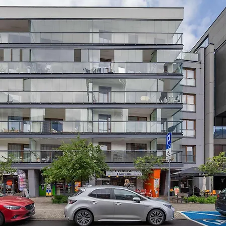 Apartment Metro Wola With Parking & Ac Next To Rising Museum By Renters