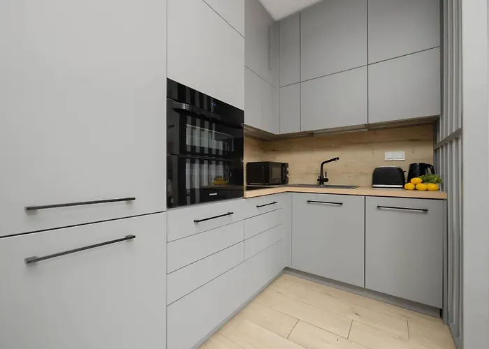 Metro Wola With Parking & Ac Next To Rising Museum By Renters Lejlighed *