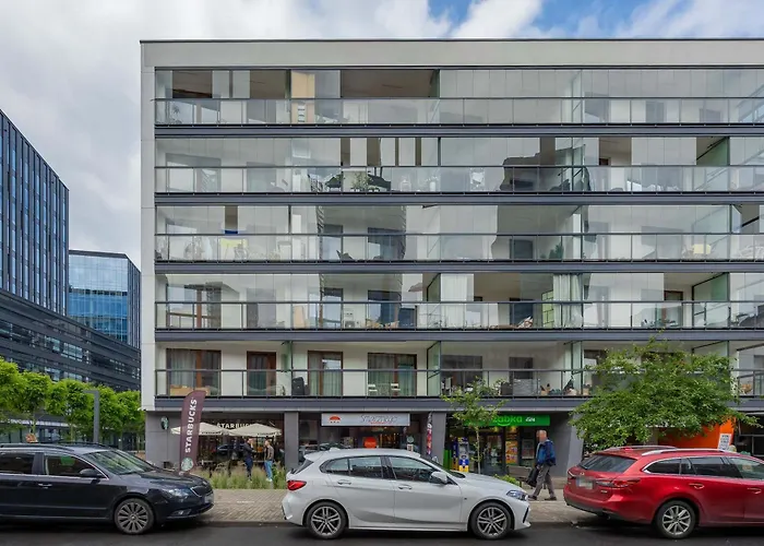 Metro Wola With Parking & Ac Next To Rising Museum By Renters Warszawa