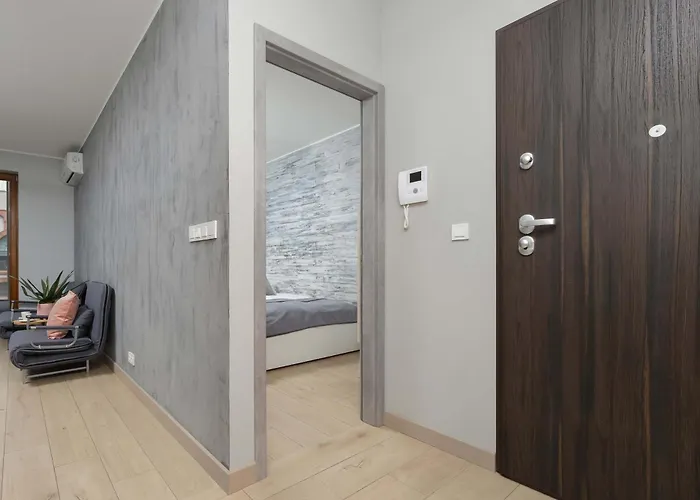 Metro Wola With Parking & Ac Next To Rising Museum By Renters Lejlighed